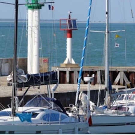 Le Clos Des Flots - La Plage La Flotte Esterno foto