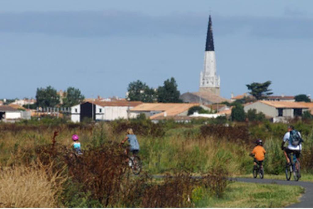 Le Clos Des Flots - La Plage La Flotte Esterno foto