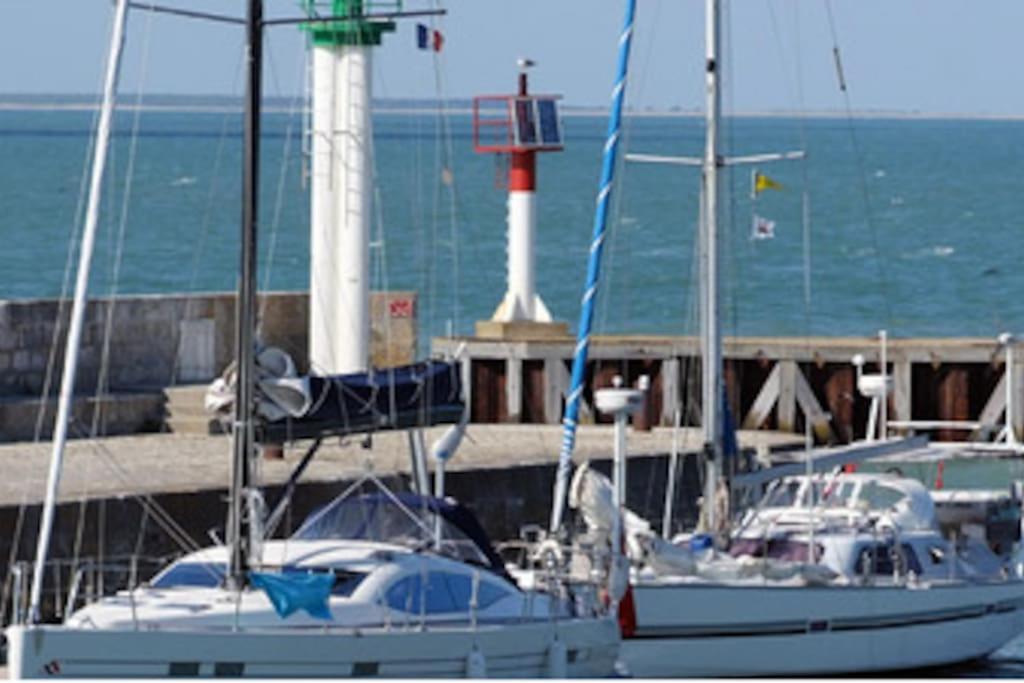 Le Clos Des Flots - La Plage La Flotte Esterno foto